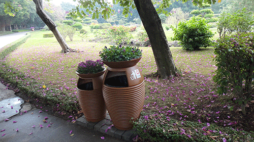  汕頭玻璃鋼花盆垃圾桶，點綴公園好環(huán)境。